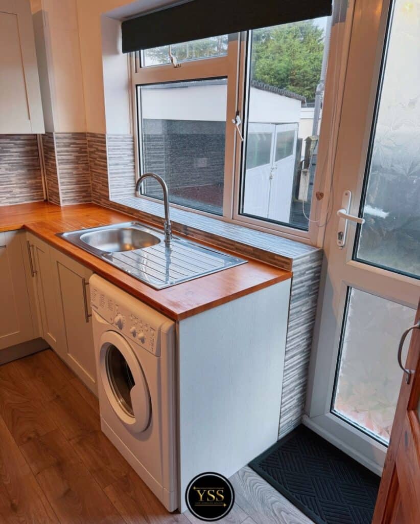Efficient end of tenancy cleaning for 3-bedroom property in Bournemouth, ensuring a spotless and fre.