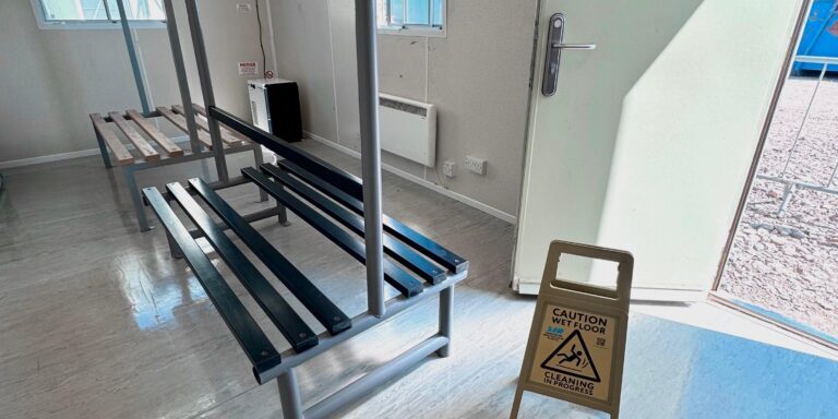 Clear drying room in industrial purpose, clean floor, for commercial laundry services.